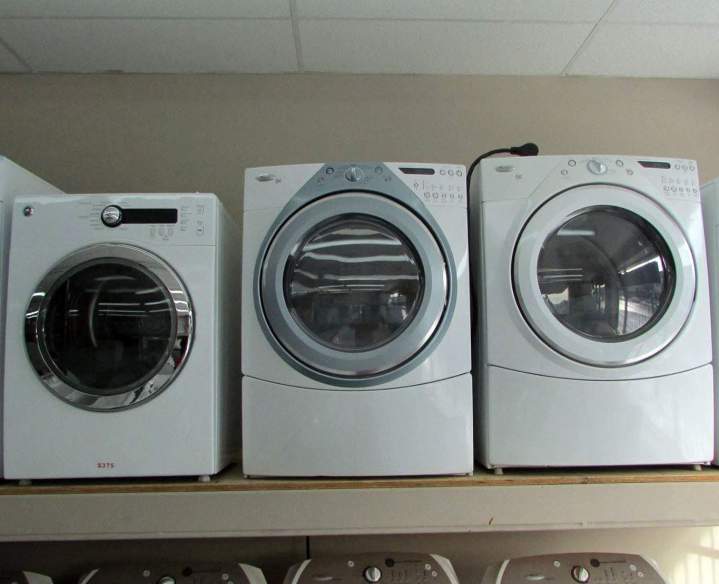 Front-loading Washer and Dryer Montreal